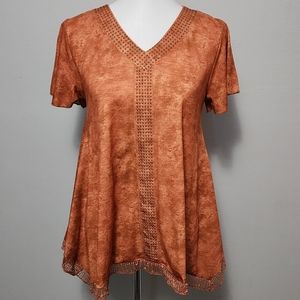 Song n Spirit orange tie dye studded sharkbite vneck top size small
